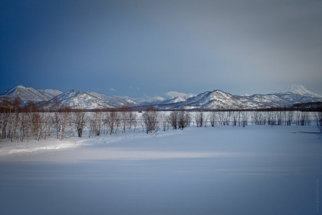 Камчатка. Паратунка. Вид на заснеженные горы